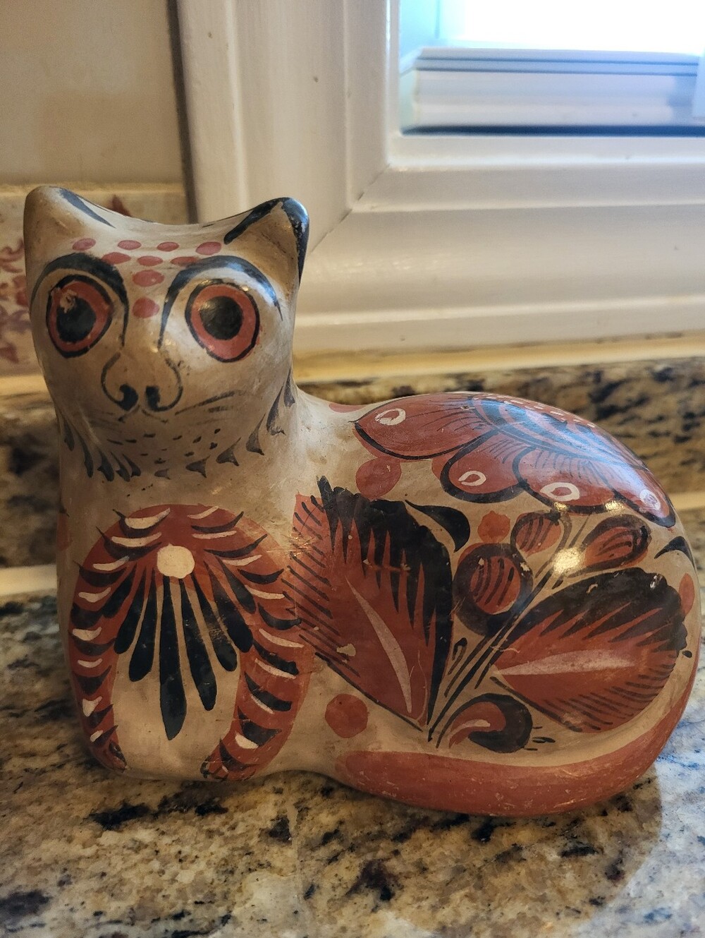 VTG. Tonala Hand-Painted 4.5x5 In Ceramic Cat Figurine in Terracotta and Black